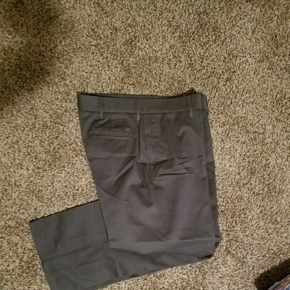 Haggar Men’s Black Dress Pants Size 42x32 Classic Fit Slacks Trousers